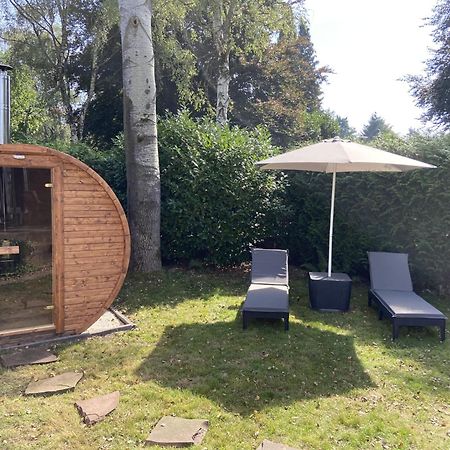 Veluwe Vakanties: Chalet Retreat with Private Sauna in National Park Putten Exterior photo