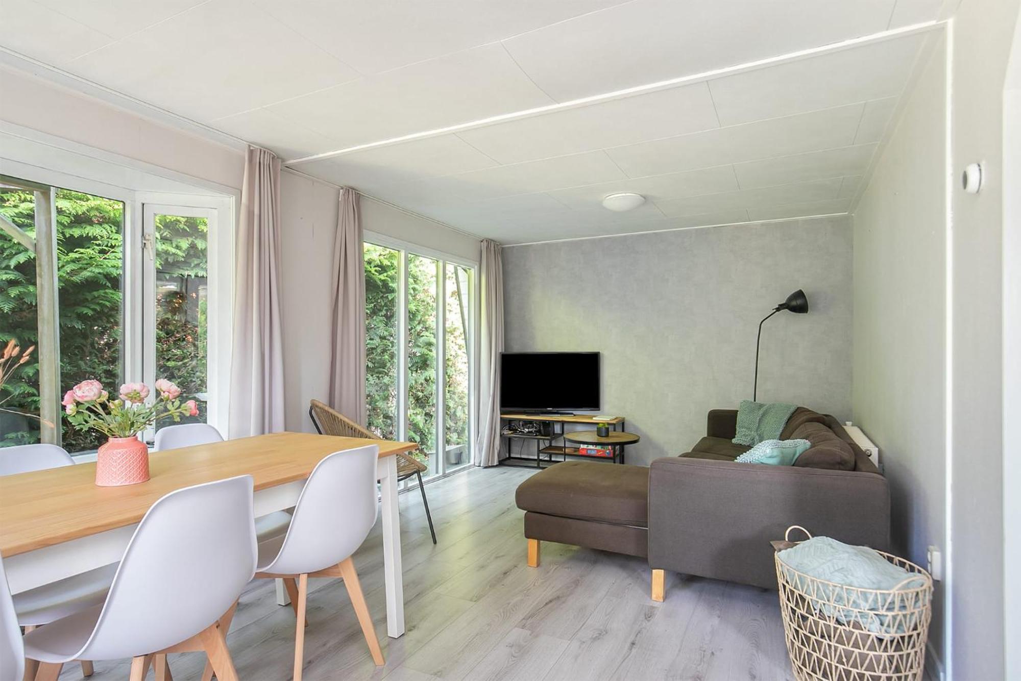 Veluwe Vakanties: Chalet Retreat with Private Sauna in National Park Putten Exterior photo