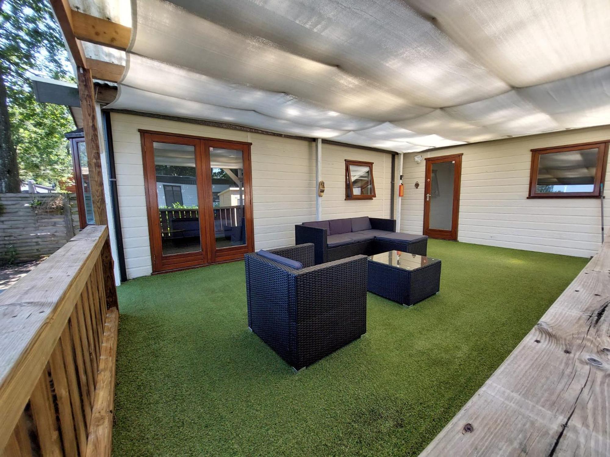 Veluwe Vakanties: Chalet Retreat with Private Sauna in National Park Putten Room photo