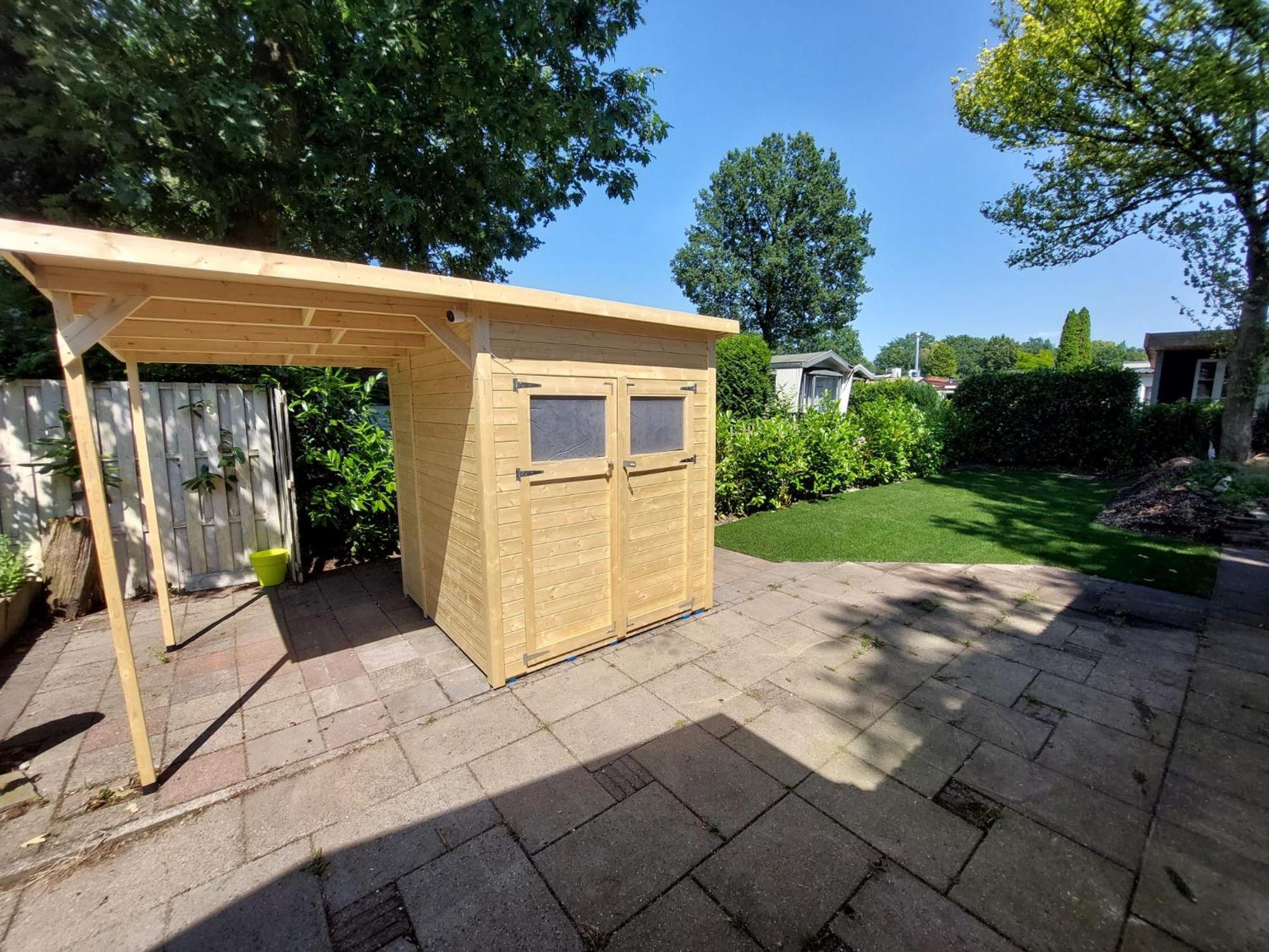 Veluwe Vakanties: Chalet Retreat with Private Sauna in National Park Putten Exterior photo